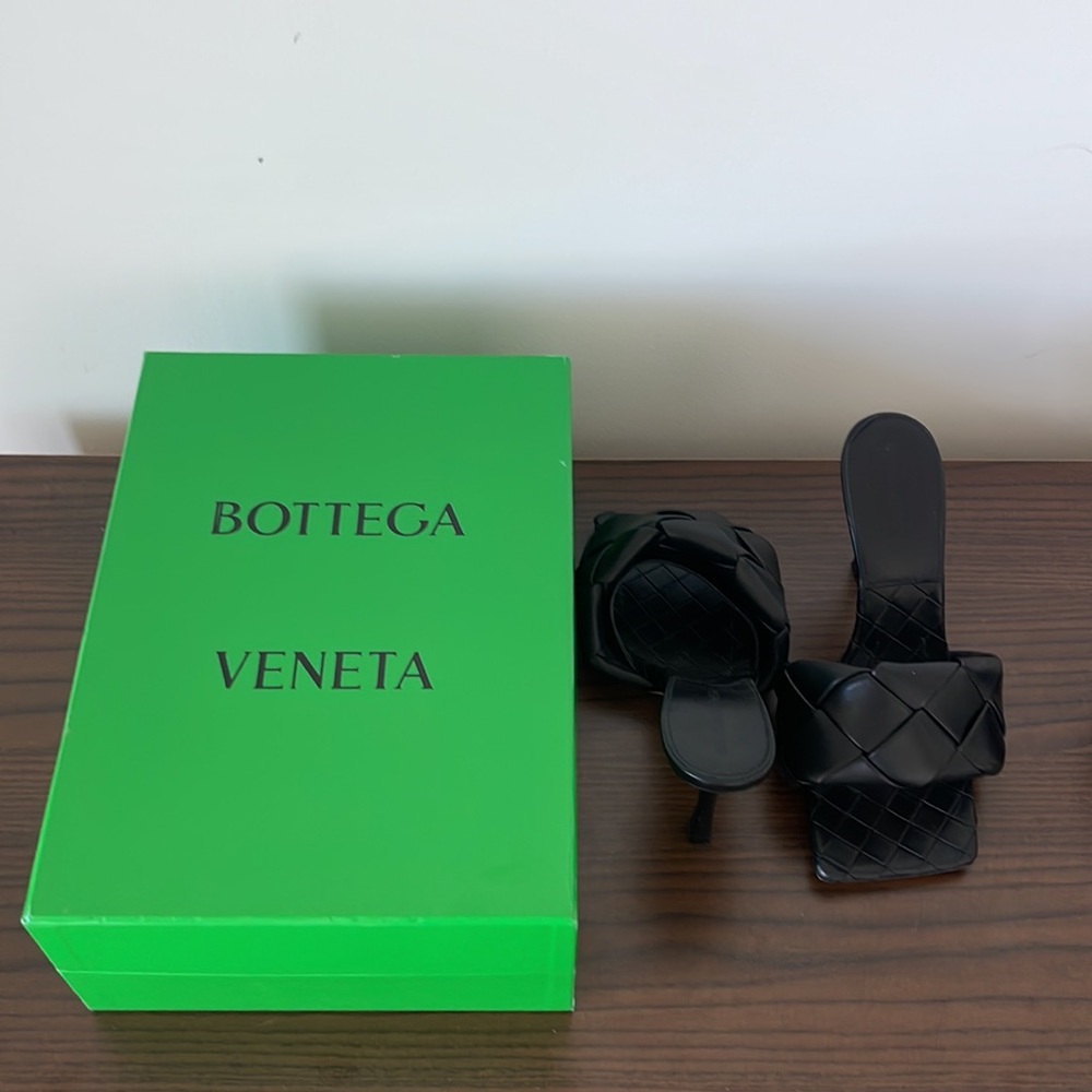 Bottega Veneta Lido Intrecciato Leather Mule - Picture 7 of 7